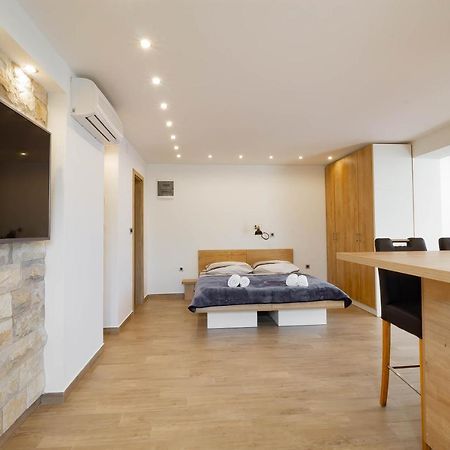 Apartments Marinici Rijeka - With Private Parking Extérieur photo